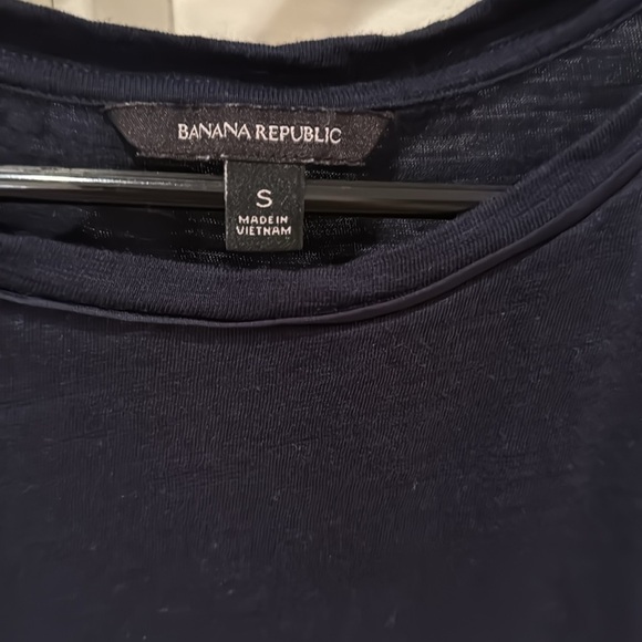 Navy Banana Republic Tank with Pleated Back Size Small - Picture 3 of 3